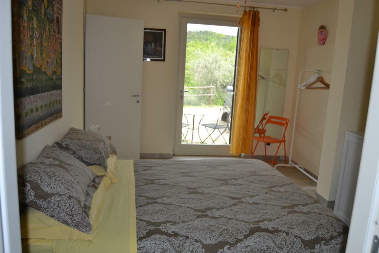 Bed and Breakfast Joie De Vivre Calice Ligure Exterior foto